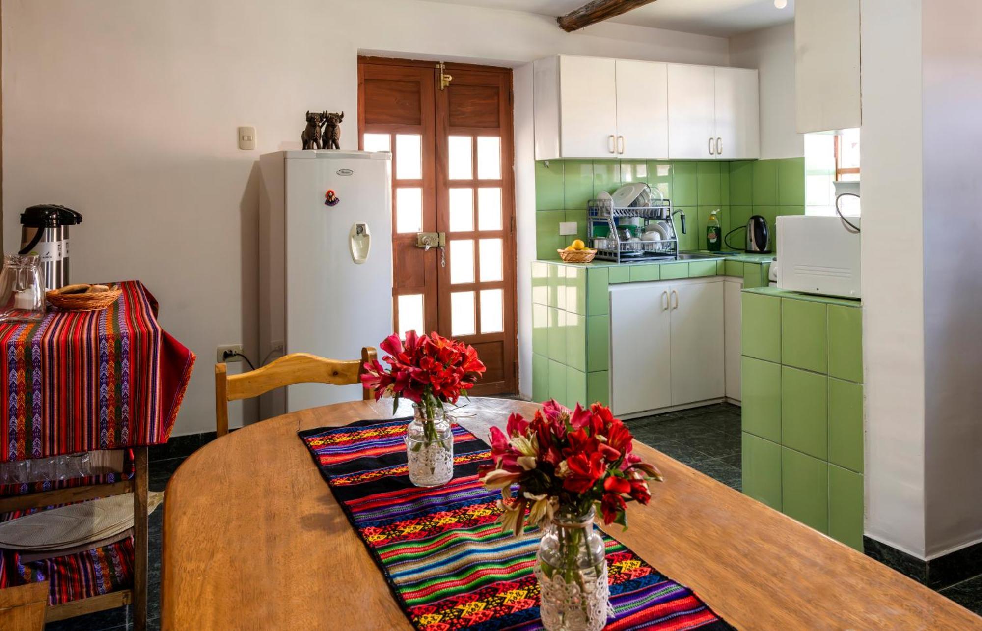 אורובמבה Sacred Valley Mountain Lodge מראה חיצוני תמונה