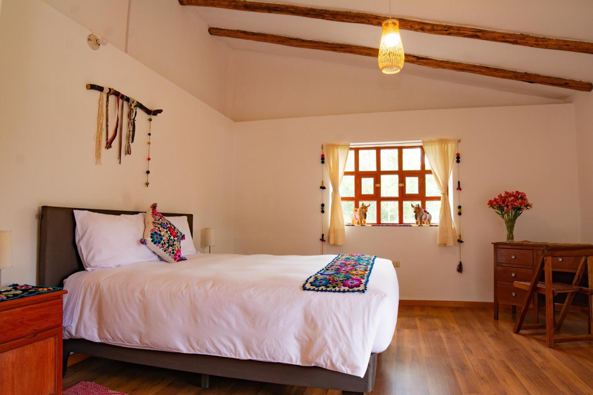 אורובמבה Sacred Valley Mountain Lodge מראה חיצוני תמונה