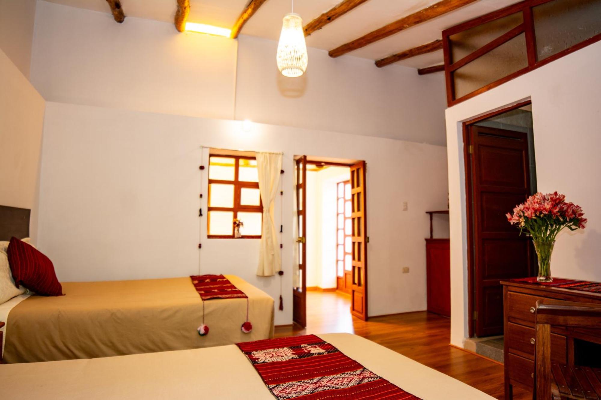 אורובמבה Sacred Valley Mountain Lodge מראה חיצוני תמונה