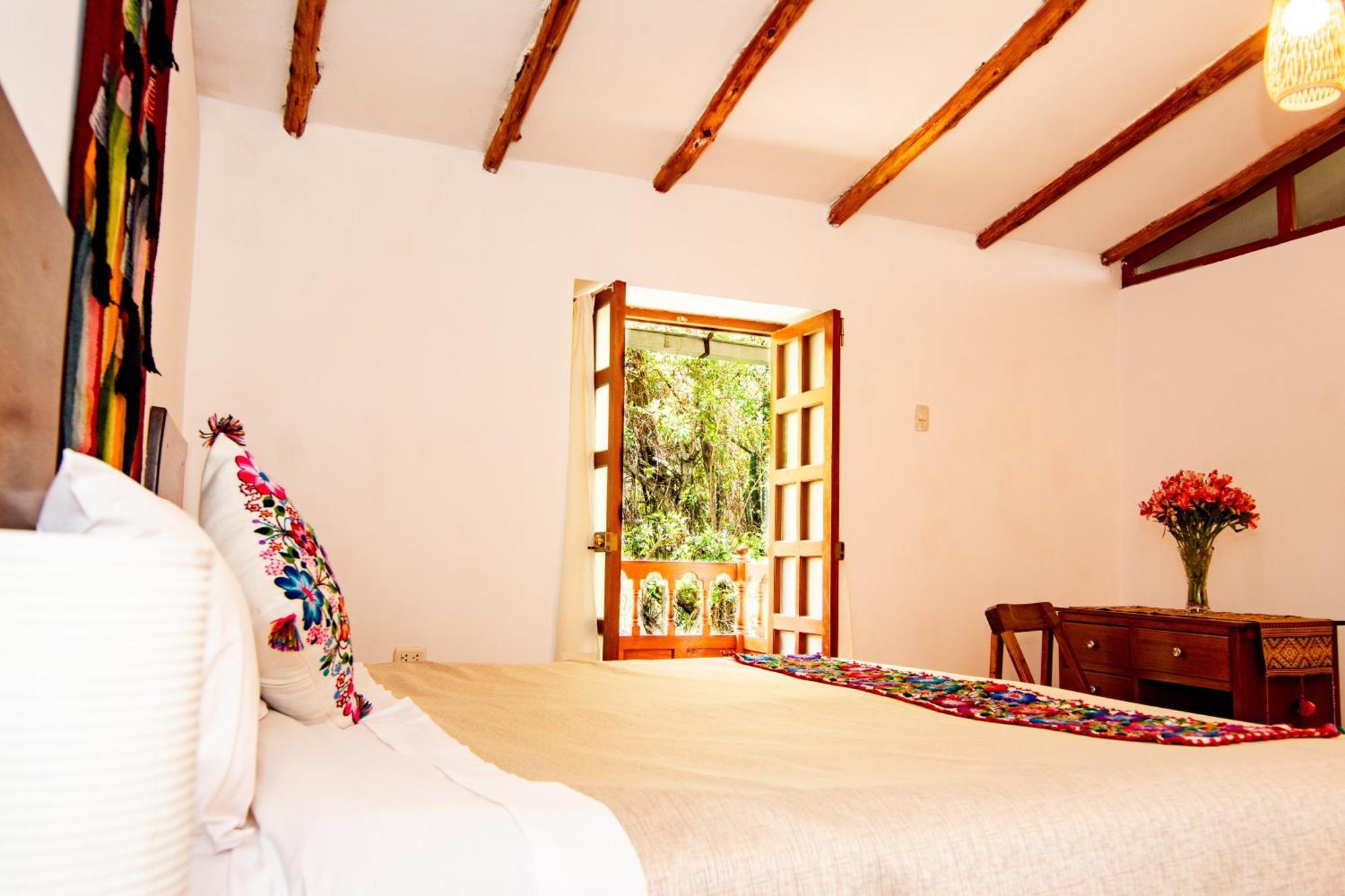 אורובמבה Sacred Valley Mountain Lodge מראה חיצוני תמונה