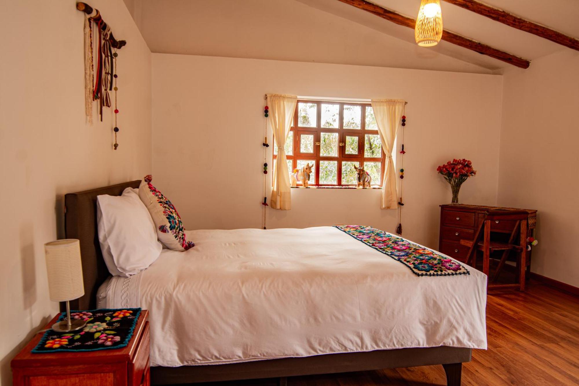 אורובמבה Sacred Valley Mountain Lodge מראה חיצוני תמונה