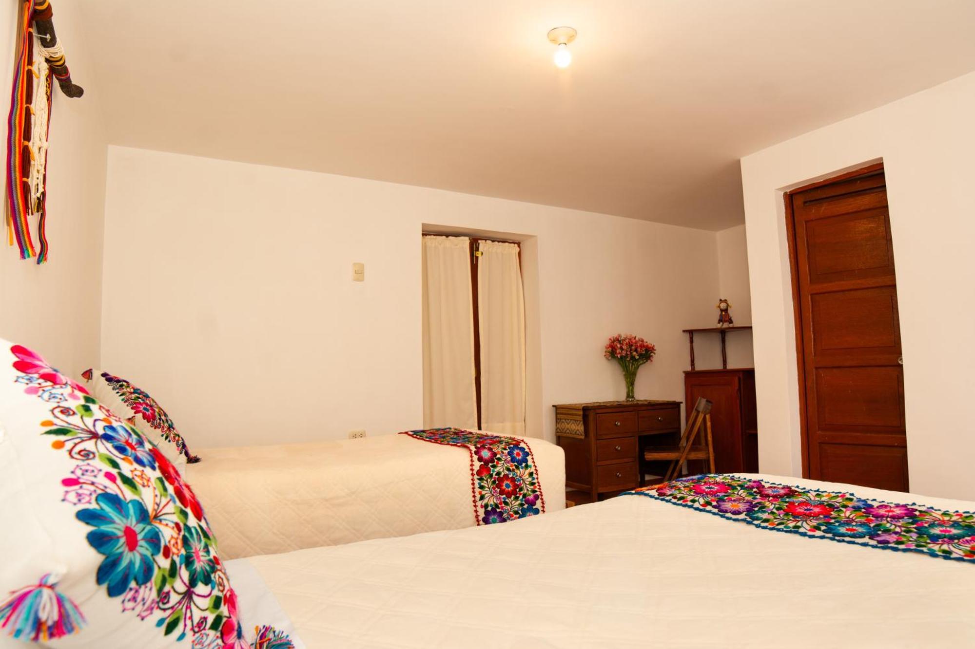 אורובמבה Sacred Valley Mountain Lodge מראה חיצוני תמונה