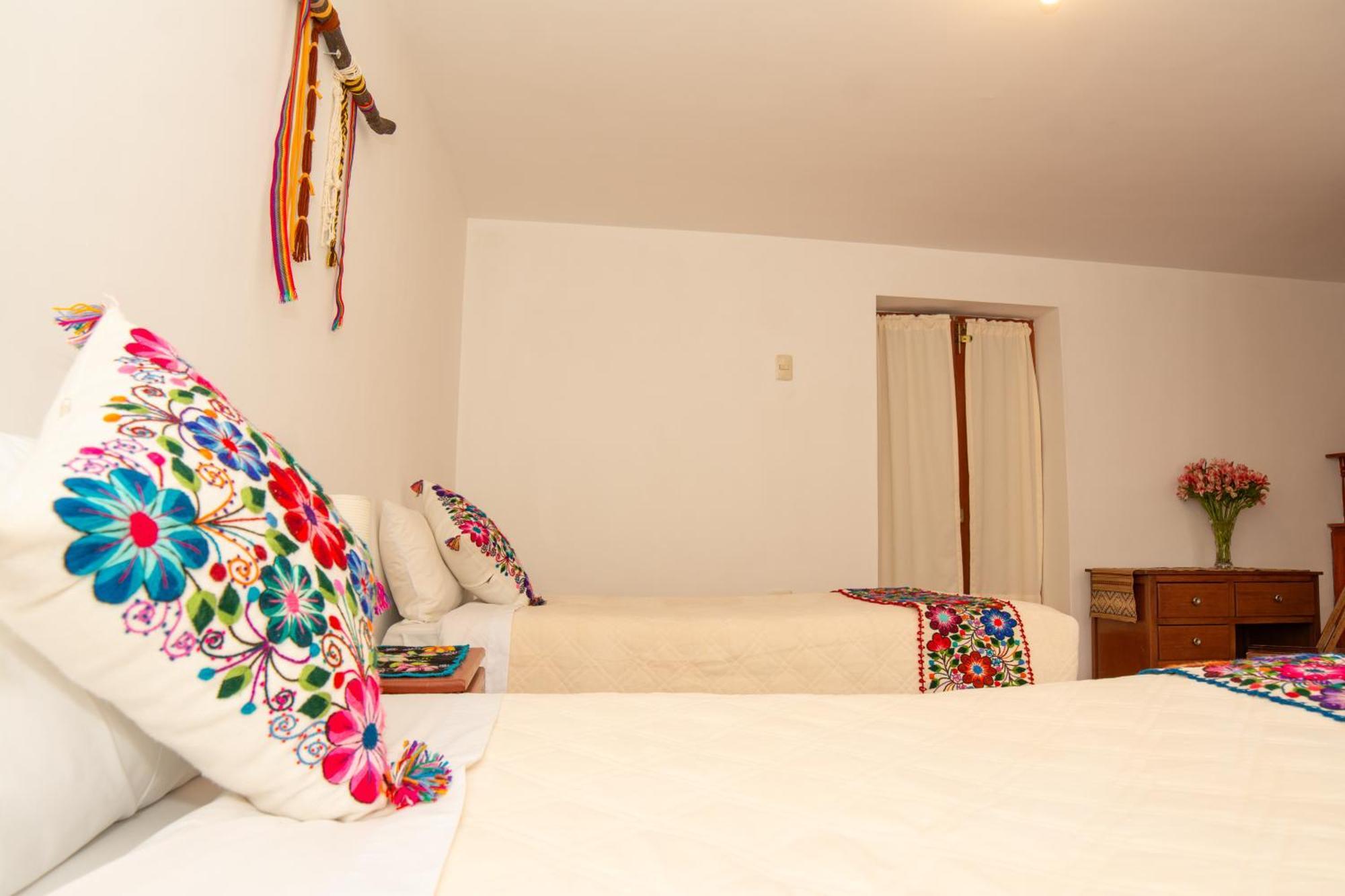 אורובמבה Sacred Valley Mountain Lodge מראה חיצוני תמונה