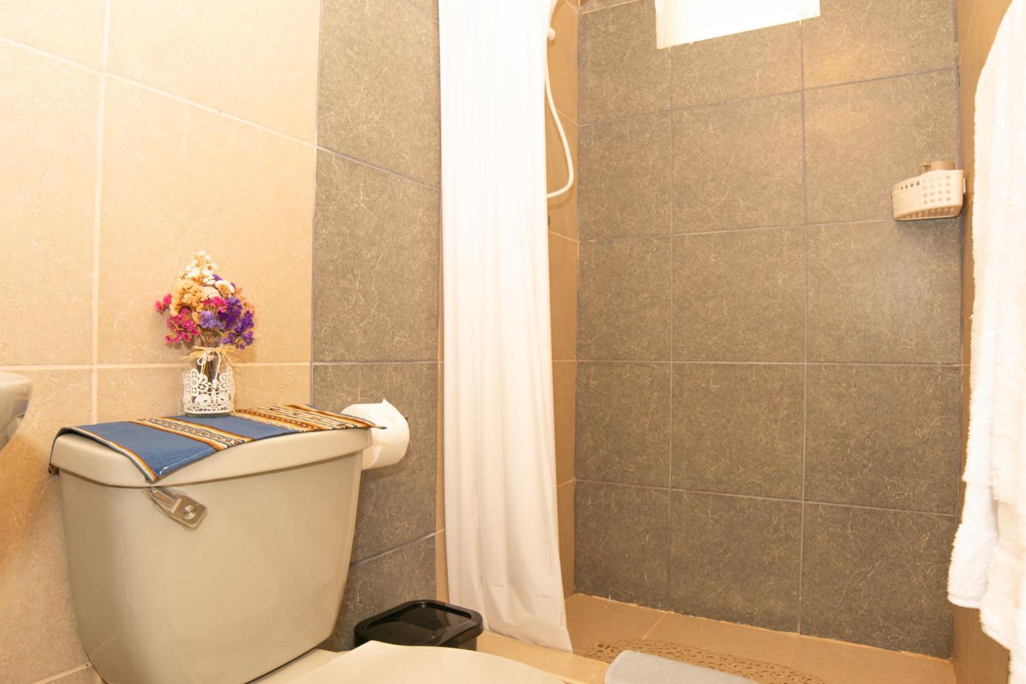 אורובמבה Sacred Valley Mountain Lodge מראה חיצוני תמונה
