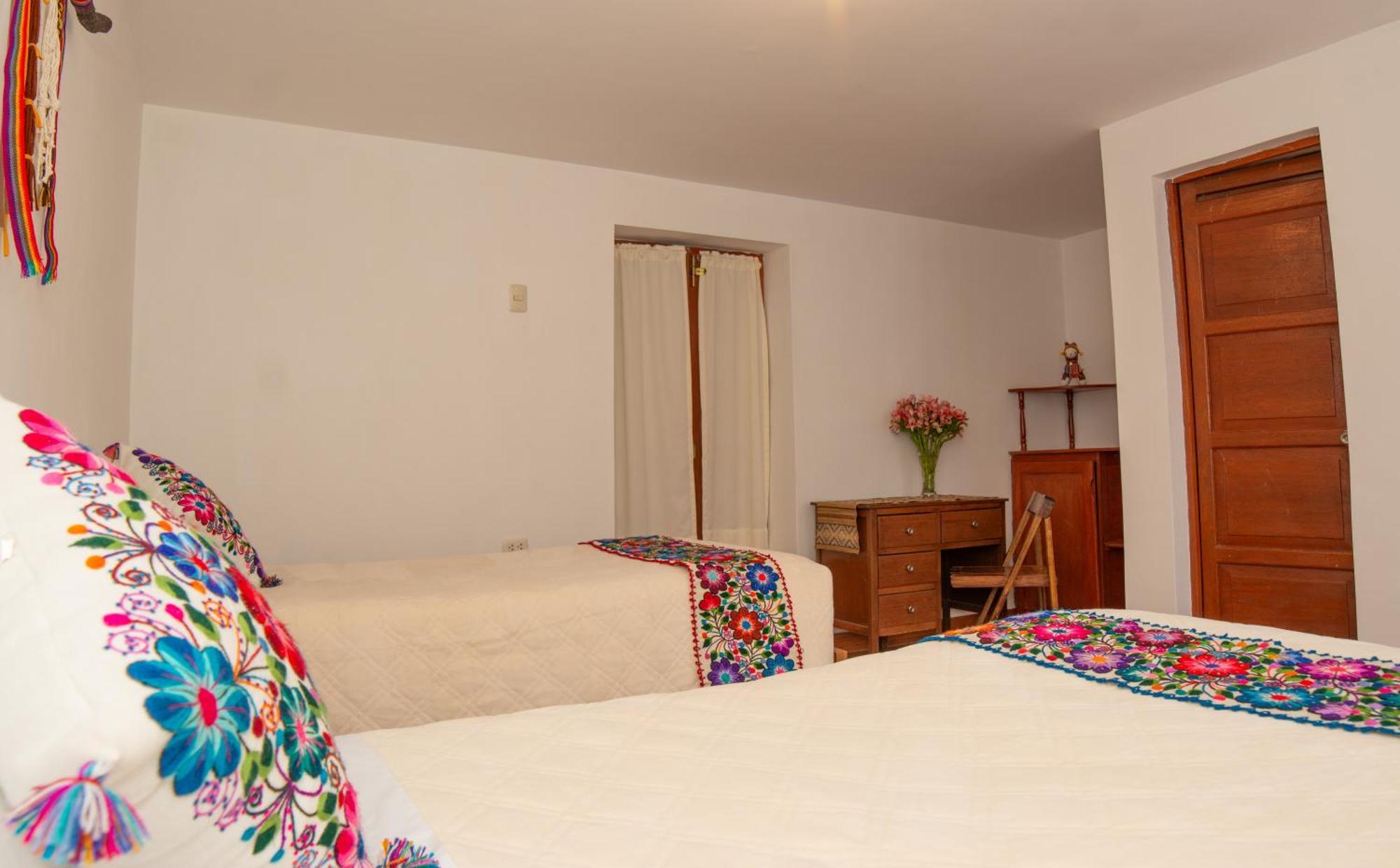 אורובמבה Sacred Valley Mountain Lodge מראה חיצוני תמונה