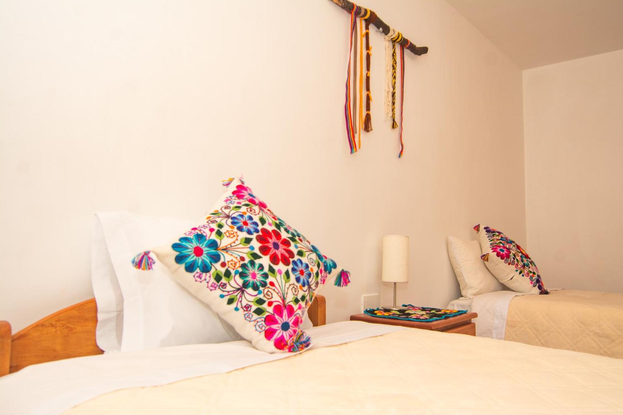 אורובמבה Sacred Valley Mountain Lodge מראה חיצוני תמונה